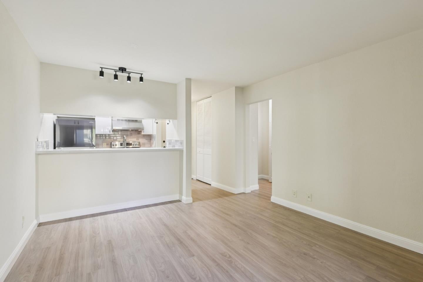 Detail Gallery Image 9 of 33 For 370 Imperial Way #118,  Daly City,  CA 94015 - 1 Beds | 1 Baths