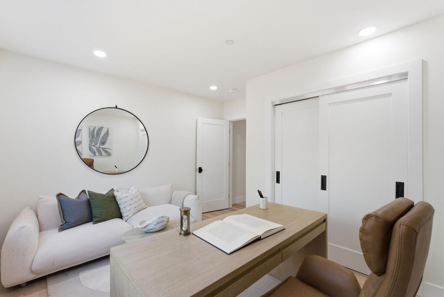 Detail Gallery Image 13 of 45 For 1516 Cortez Ave, Burlingame,  CA 94010 - 5 Beds | 4/1 Baths