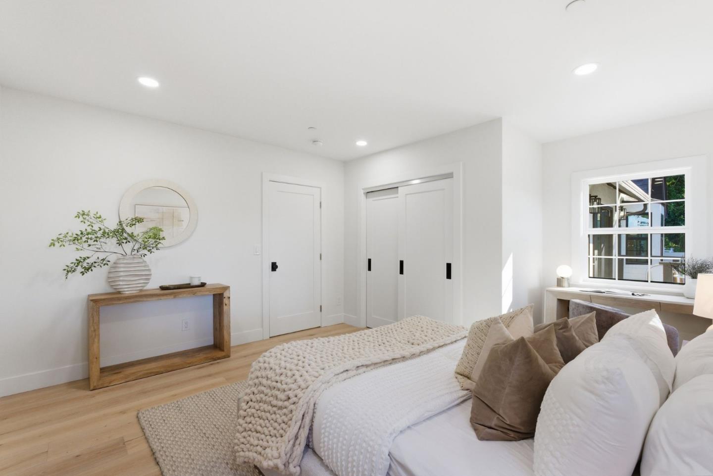 Detail Gallery Image 15 of 45 For 1516 Cortez Ave, Burlingame,  CA 94010 - 5 Beds | 4/1 Baths