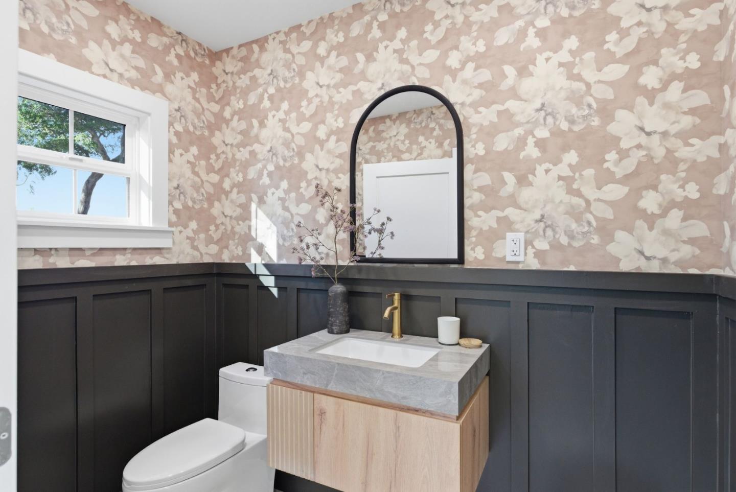 Detail Gallery Image 19 of 45 For 1516 Cortez Ave, Burlingame,  CA 94010 - 5 Beds | 4/1 Baths