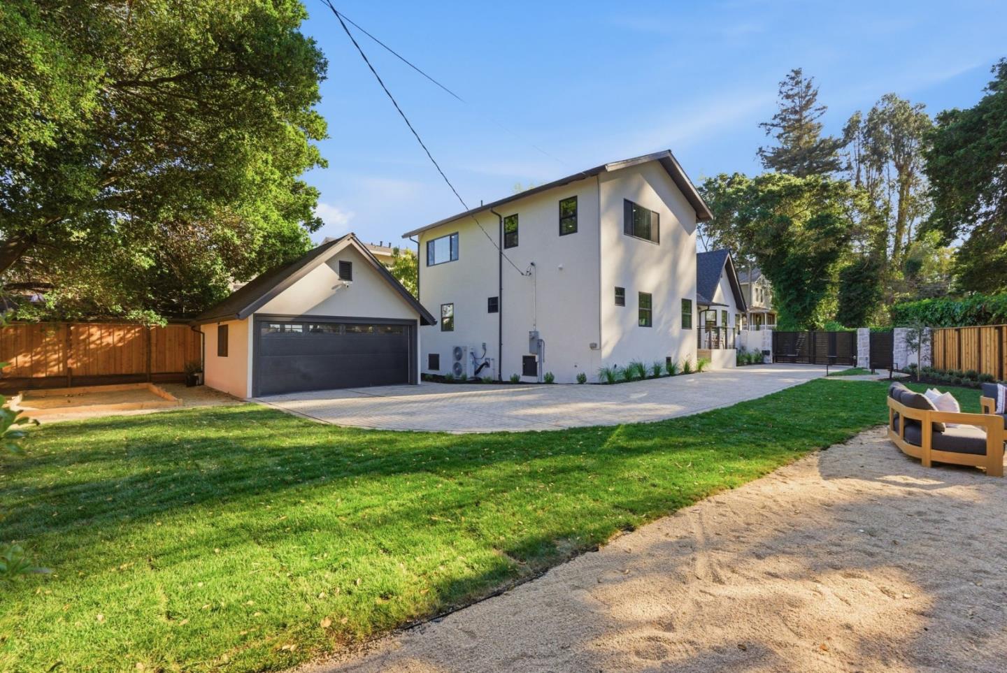 Detail Gallery Image 35 of 45 For 1516 Cortez Ave, Burlingame,  CA 94010 - 5 Beds | 4/1 Baths