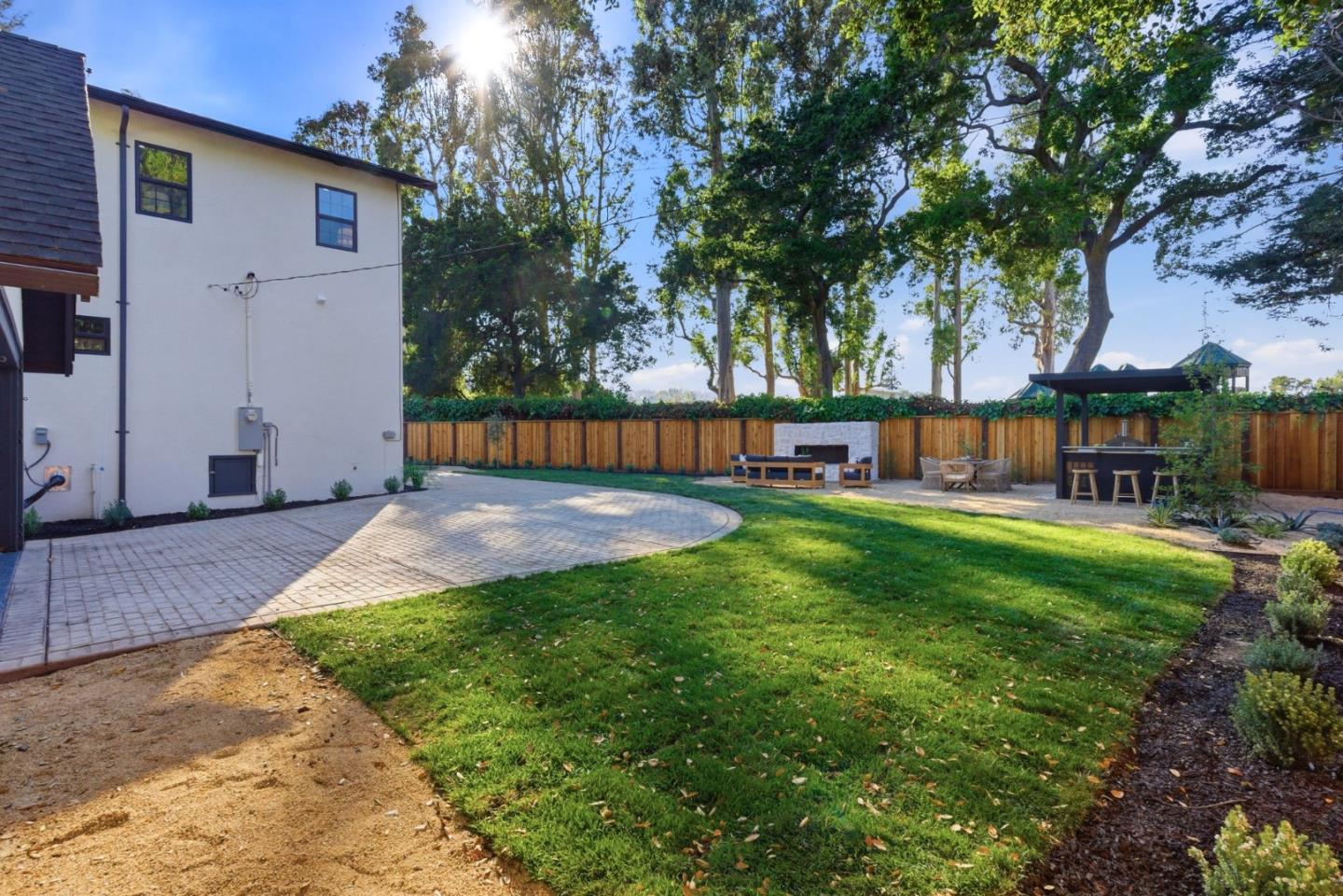 Detail Gallery Image 37 of 45 For 1516 Cortez Ave, Burlingame,  CA 94010 - 5 Beds | 4/1 Baths