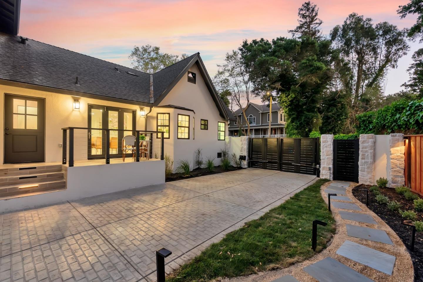 Detail Gallery Image 42 of 45 For 1516 Cortez Ave, Burlingame,  CA 94010 - 5 Beds | 4/1 Baths