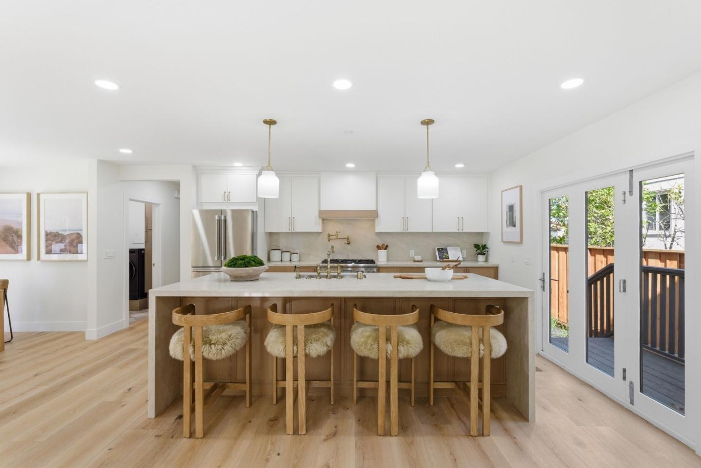 Detail Gallery Image 5 of 45 For 1516 Cortez Ave, Burlingame,  CA 94010 - 5 Beds | 4/1 Baths