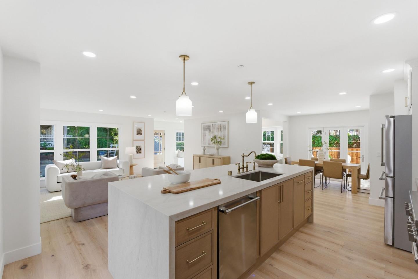 Detail Gallery Image 6 of 45 For 1516 Cortez Ave, Burlingame,  CA 94010 - 5 Beds | 4/1 Baths