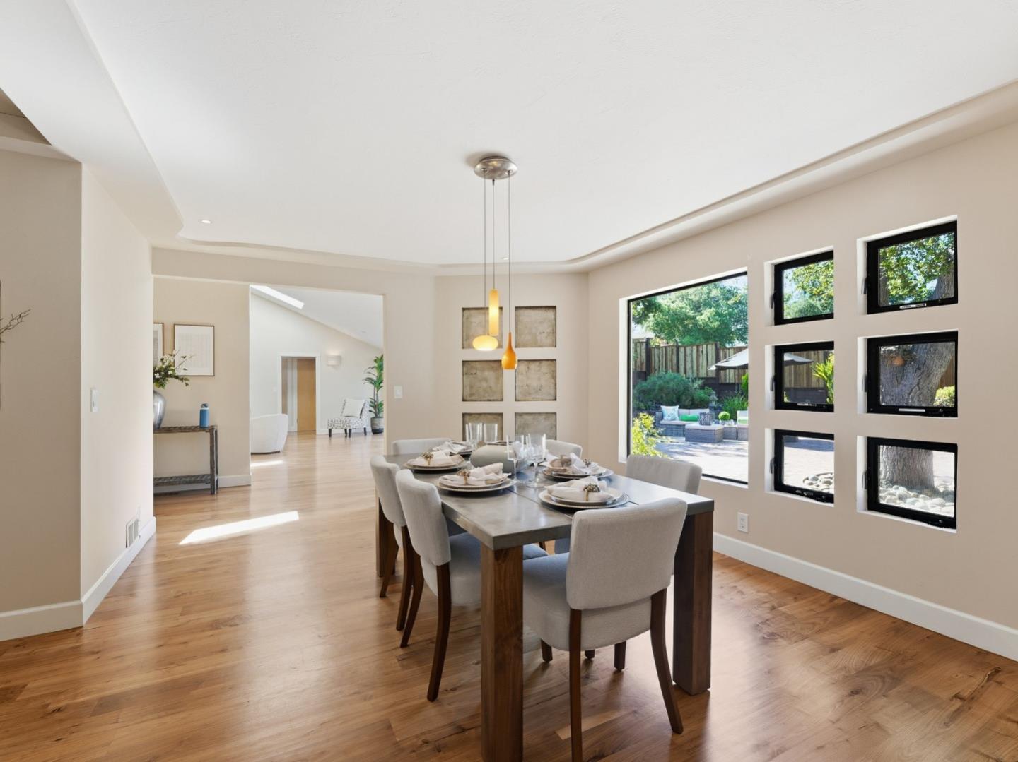 Detail Gallery Image 10 of 41 For 5666 Arboretum Dr, Los Altos,  CA 94024 - 3 Beds | 2/1 Baths