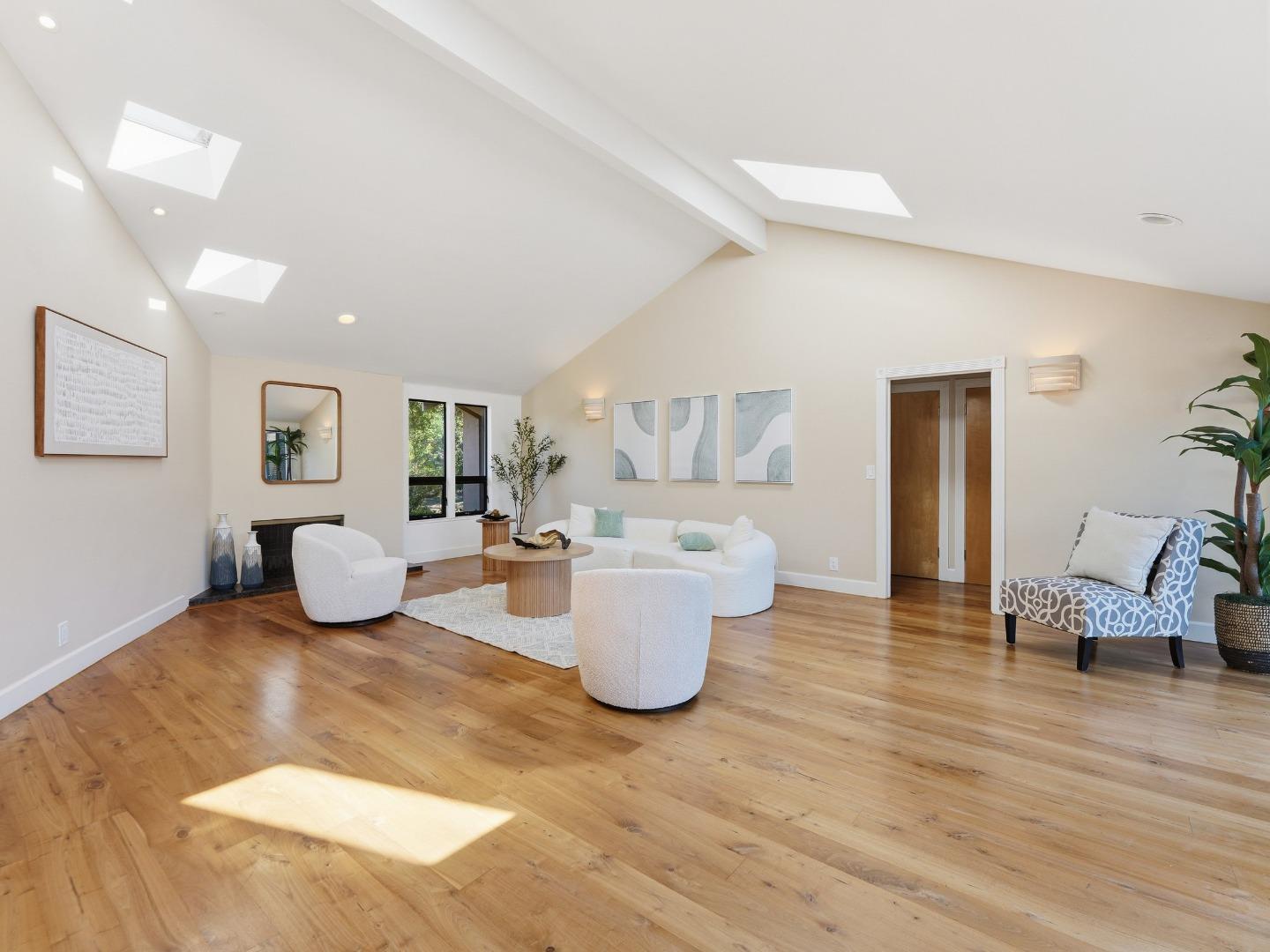 Detail Gallery Image 6 of 41 For 5666 Arboretum Dr, Los Altos,  CA 94024 - 3 Beds | 2/1 Baths