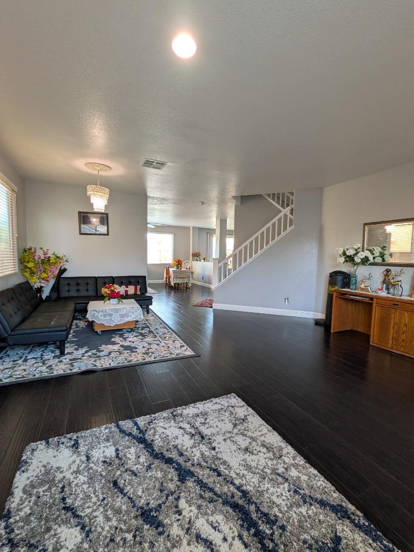 Detail Gallery Image 3 of 15 For 2517 Jayden Way, Stockton,  CA 95212 - 4 Beds | 2/1 Baths