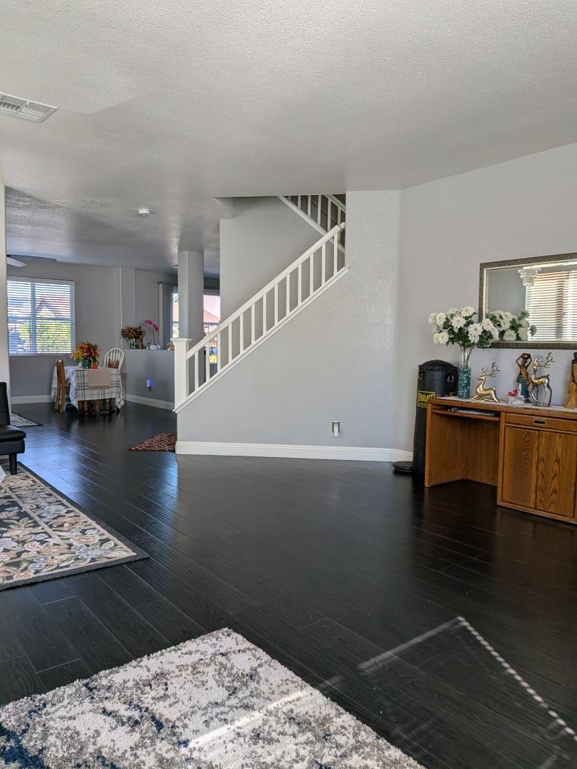 Detail Gallery Image 5 of 15 For 2517 Jayden Way, Stockton,  CA 95212 - 4 Beds | 2/1 Baths