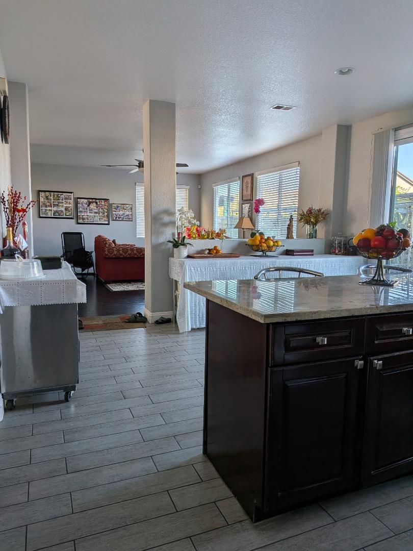 Detail Gallery Image 6 of 15 For 2517 Jayden Way, Stockton,  CA 95212 - 4 Beds | 2/1 Baths