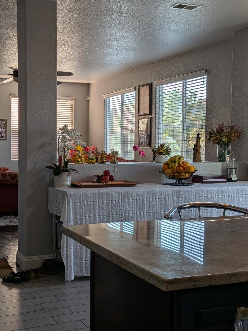 Detail Gallery Image 8 of 15 For 2517 Jayden Way, Stockton,  CA 95212 - 4 Beds | 2/1 Baths