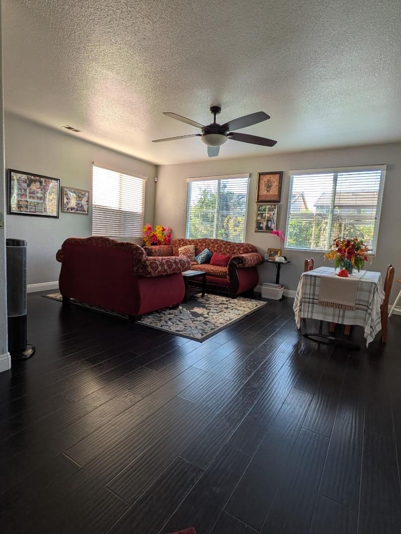 Detail Gallery Image 9 of 15 For 2517 Jayden Way, Stockton,  CA 95212 - 4 Beds | 2/1 Baths