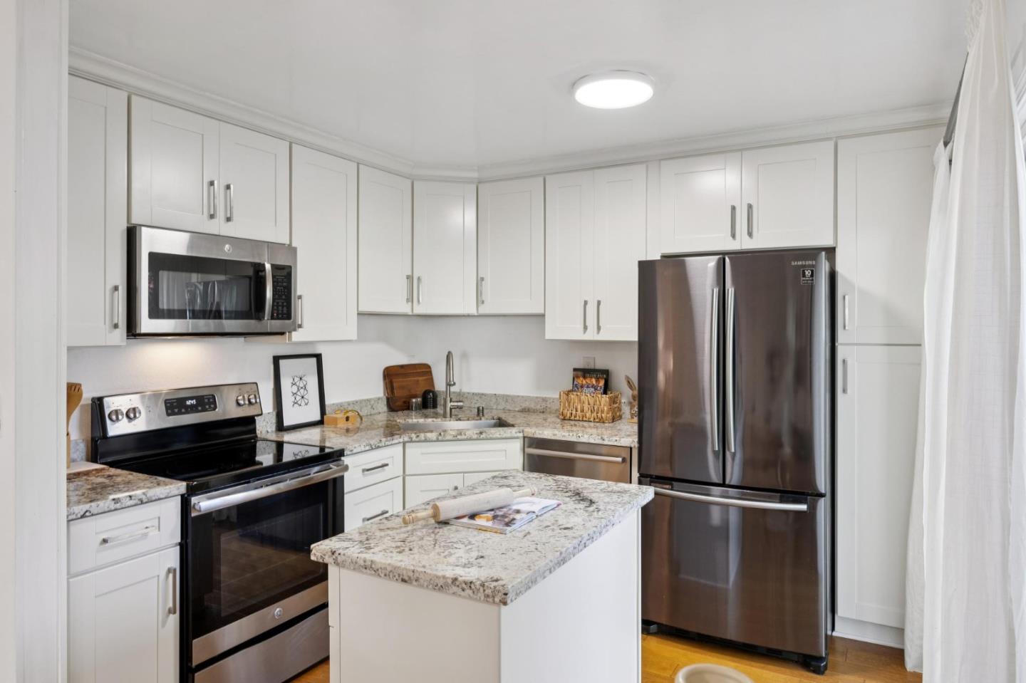 Detail Gallery Image 15 of 30 For 255 S Rengstorff Ave #161,  Mountain View,  CA 94040 - 1 Beds | 1 Baths