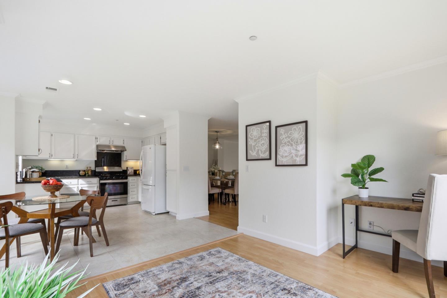 Detail Gallery Image 13 of 67 For 1007 Vardin Ter, Fremont,  CA 94536 - 3 Beds | 2/1 Baths