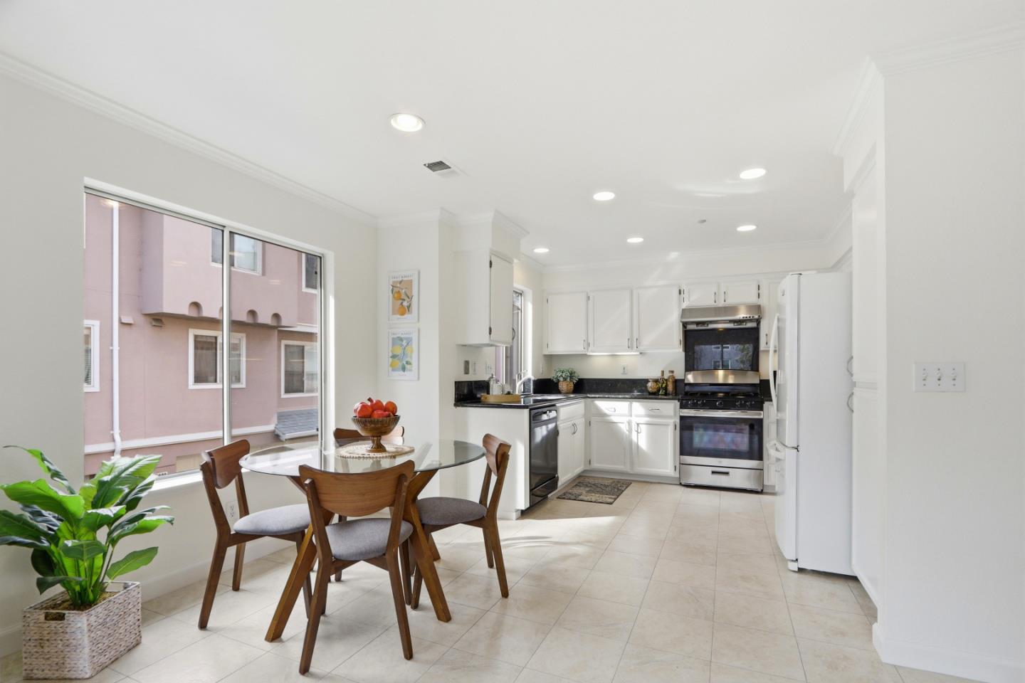 Detail Gallery Image 15 of 67 For 1007 Vardin Ter, Fremont,  CA 94536 - 3 Beds | 2/1 Baths