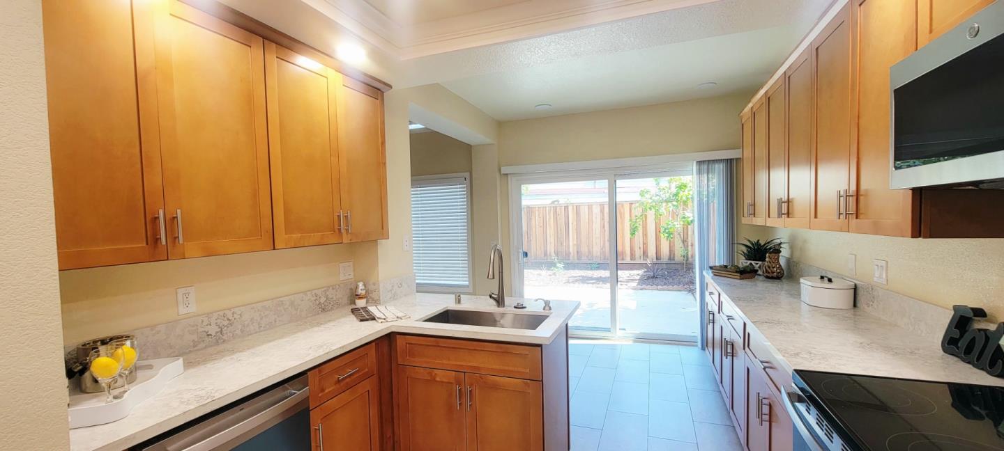 Detail Gallery Image 10 of 27 For 1146 Rosebriar Way, San Jose,  CA 95131 - 4 Beds | 2 Baths