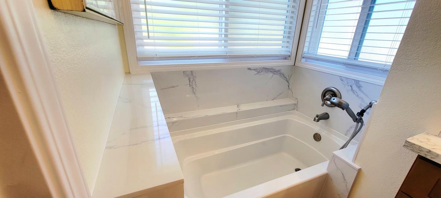 Detail Gallery Image 14 of 27 For 1146 Rosebriar Way, San Jose,  CA 95131 - 4 Beds | 2 Baths