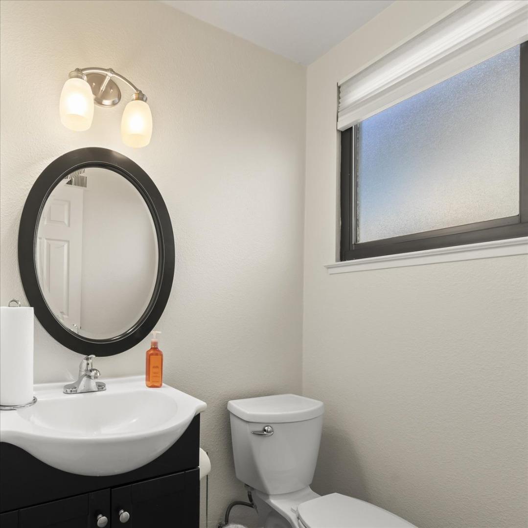 Detail Gallery Image 11 of 34 For 616 Brenda Lee Dr, San Jose,  CA 95123 - 4 Beds | 2/1 Baths