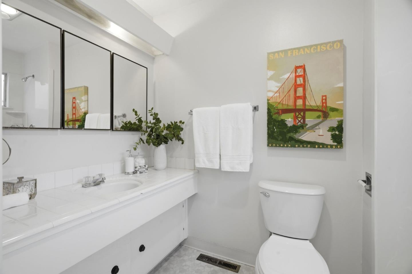 Detail Gallery Image 19 of 34 For 6128 Rainbow Dr, San Jose,  CA 95129 - 8 Beds | 3 Baths