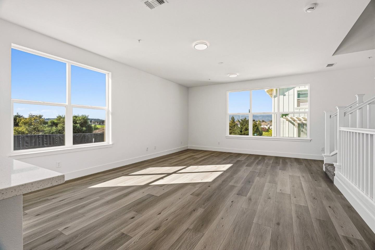 Detail Gallery Image 14 of 28 For 102 Skyline Vista Way, Watsonville,  CA 95076 - 3 Beds | 3/1 Baths