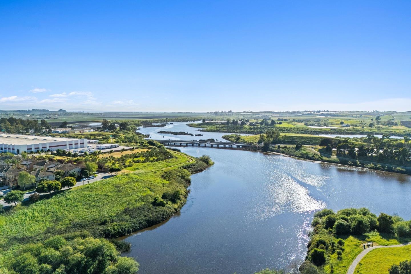 Detail Gallery Image 3 of 28 For 102 Skyline Vista Way, Watsonville,  CA 95076 - 3 Beds | 3/1 Baths