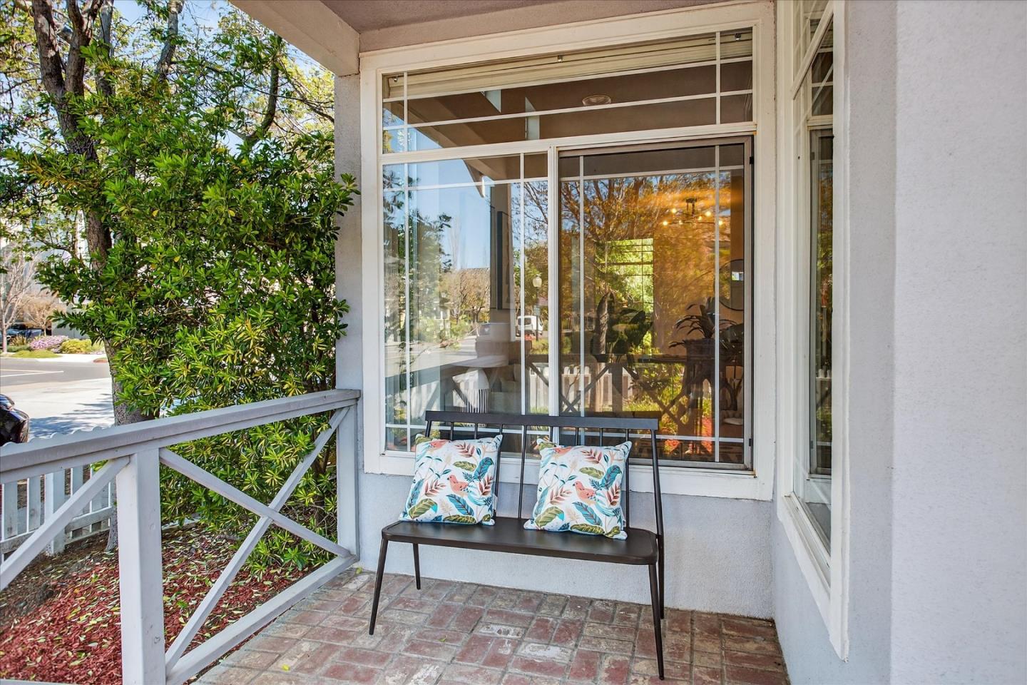 Detail Gallery Image 2 of 22 For 205 Houghton St, Mountain View,  CA 94041 - 3 Beds | 2/1 Baths