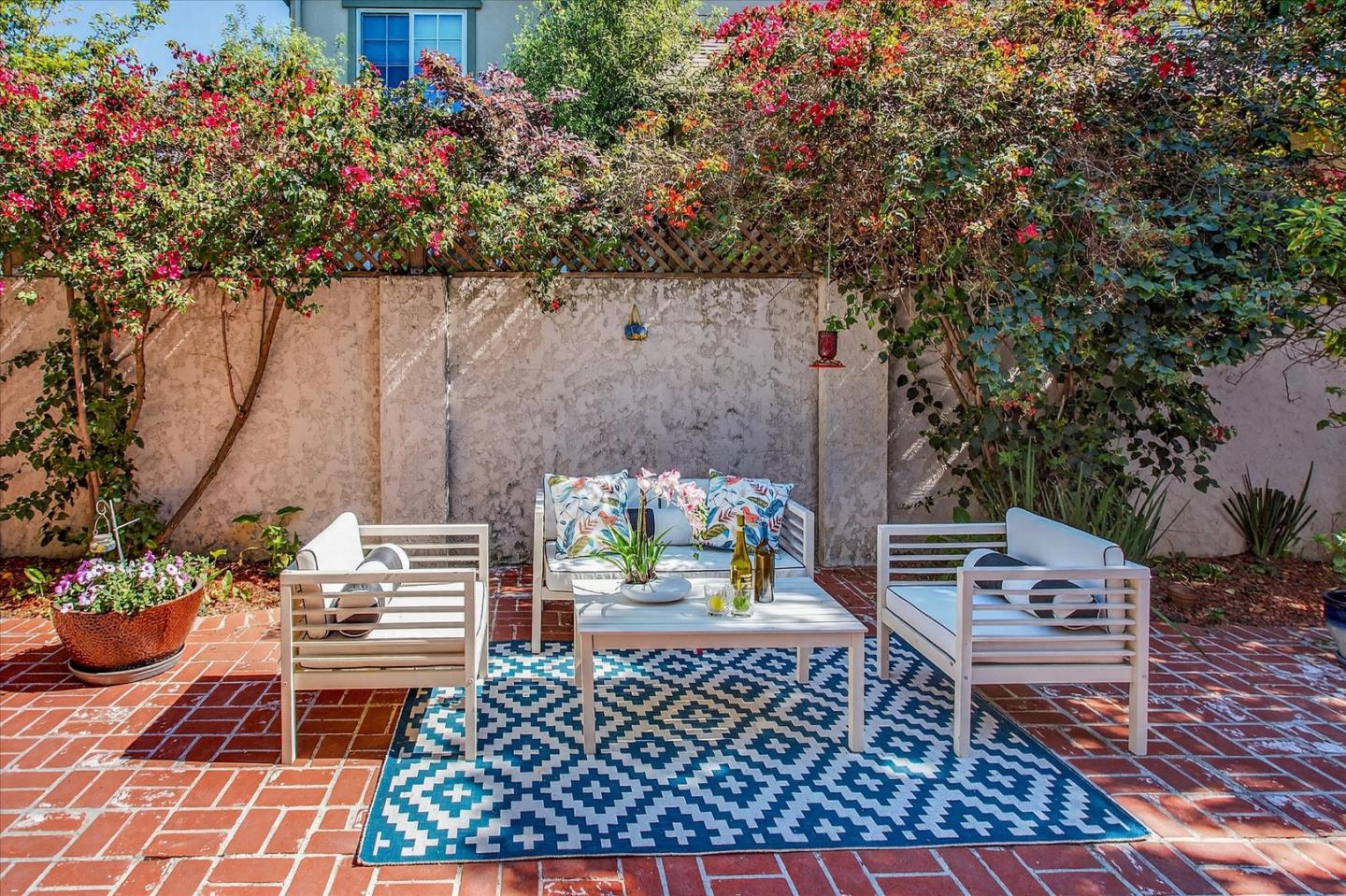 Detail Gallery Image 21 of 22 For 205 Houghton St, Mountain View,  CA 94041 - 3 Beds | 2/1 Baths