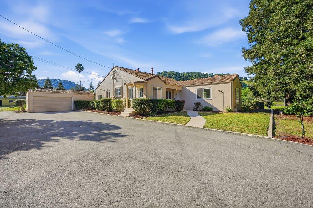 Detail Gallery Image 4 of 47 For 390 Kalana Ave, Morgan Hill,  CA 95037 - 3 Beds | 2 Baths