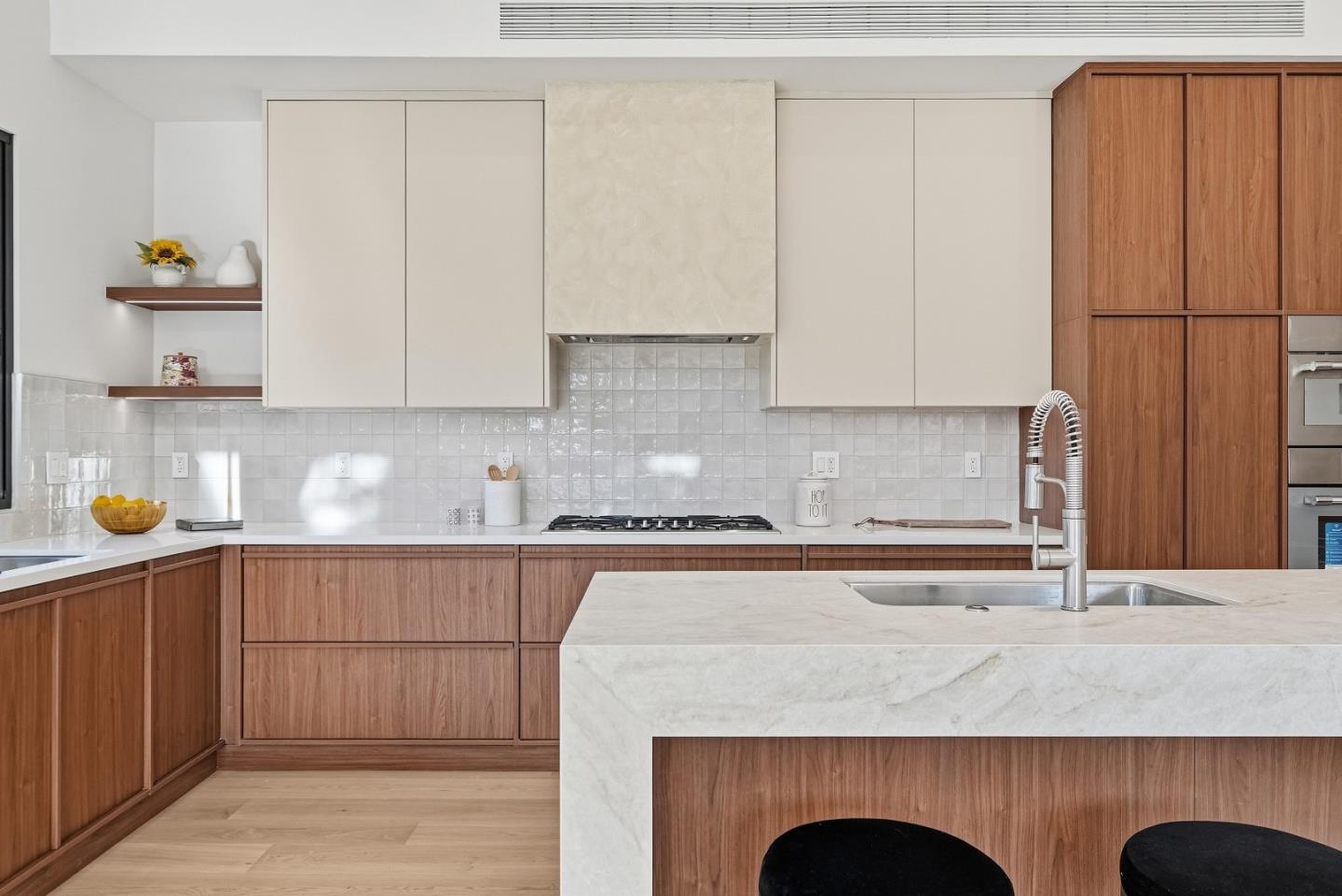 Detail Gallery Image 10 of 79 For 3295 Kathleen St, San Jose,  CA 95124 - 4 Beds | 4 Baths