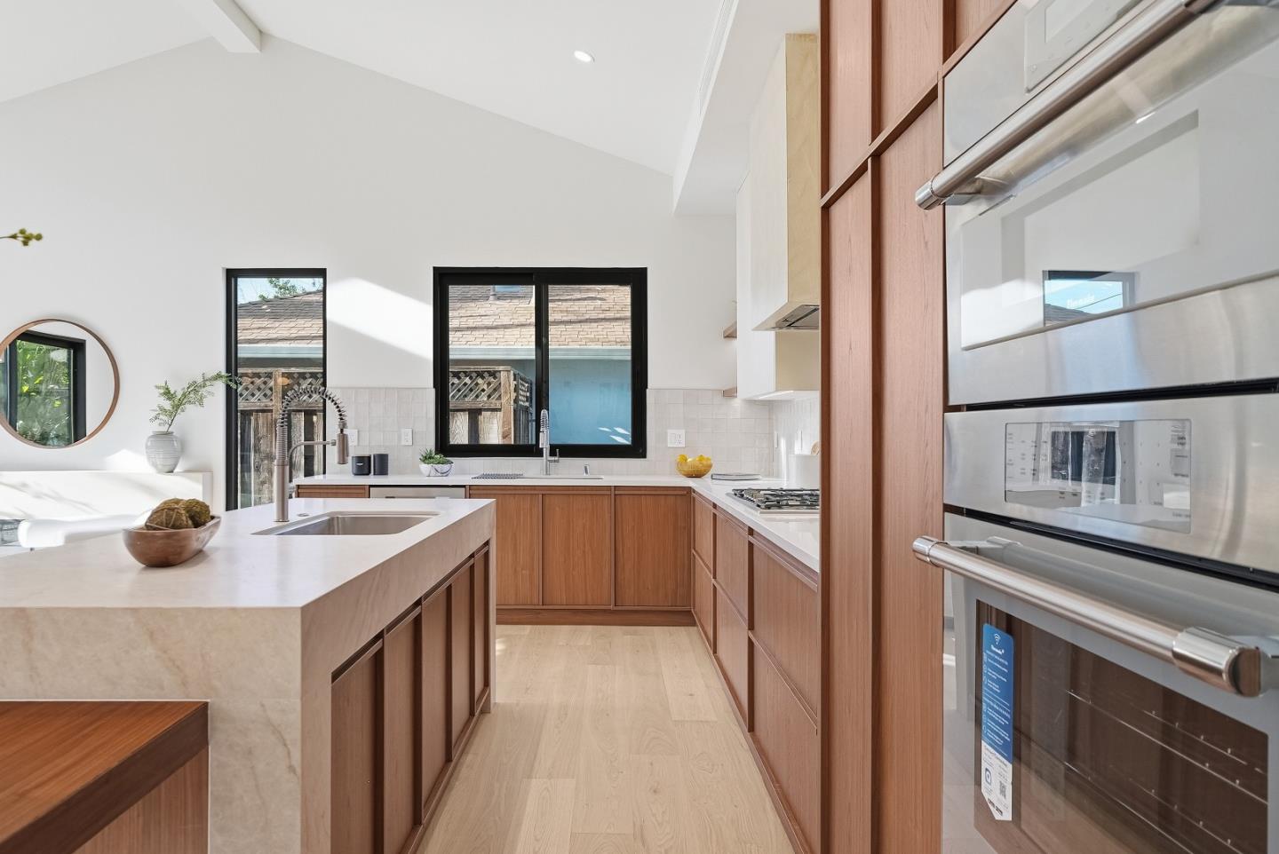 Detail Gallery Image 11 of 79 For 3295 Kathleen St, San Jose,  CA 95124 - 4 Beds | 4 Baths