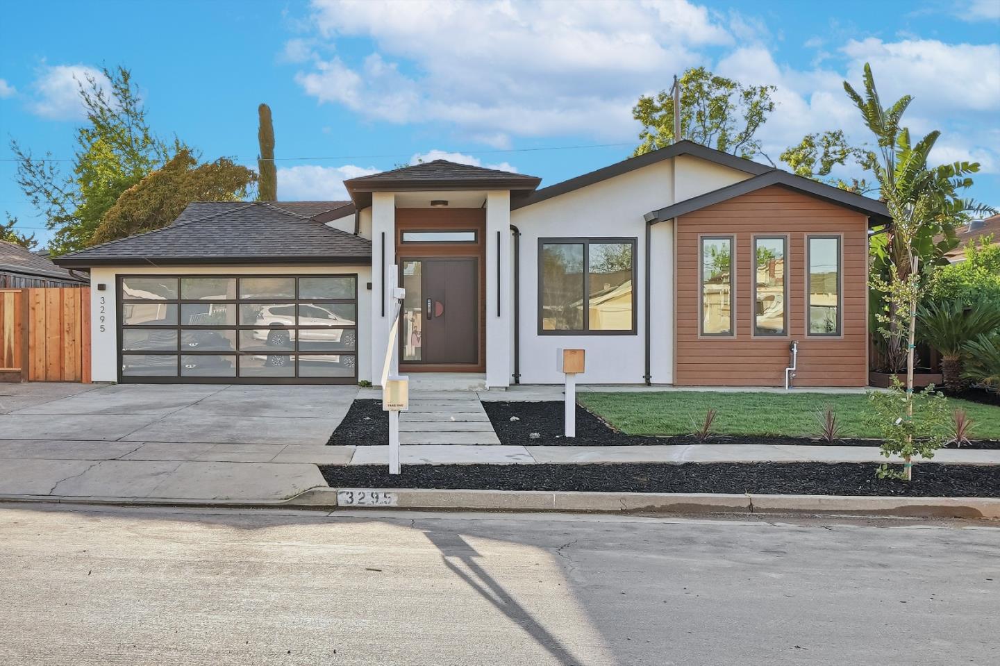 Detail Gallery Image 3 of 79 For 3295 Kathleen St, San Jose,  CA 95124 - 4 Beds | 4 Baths