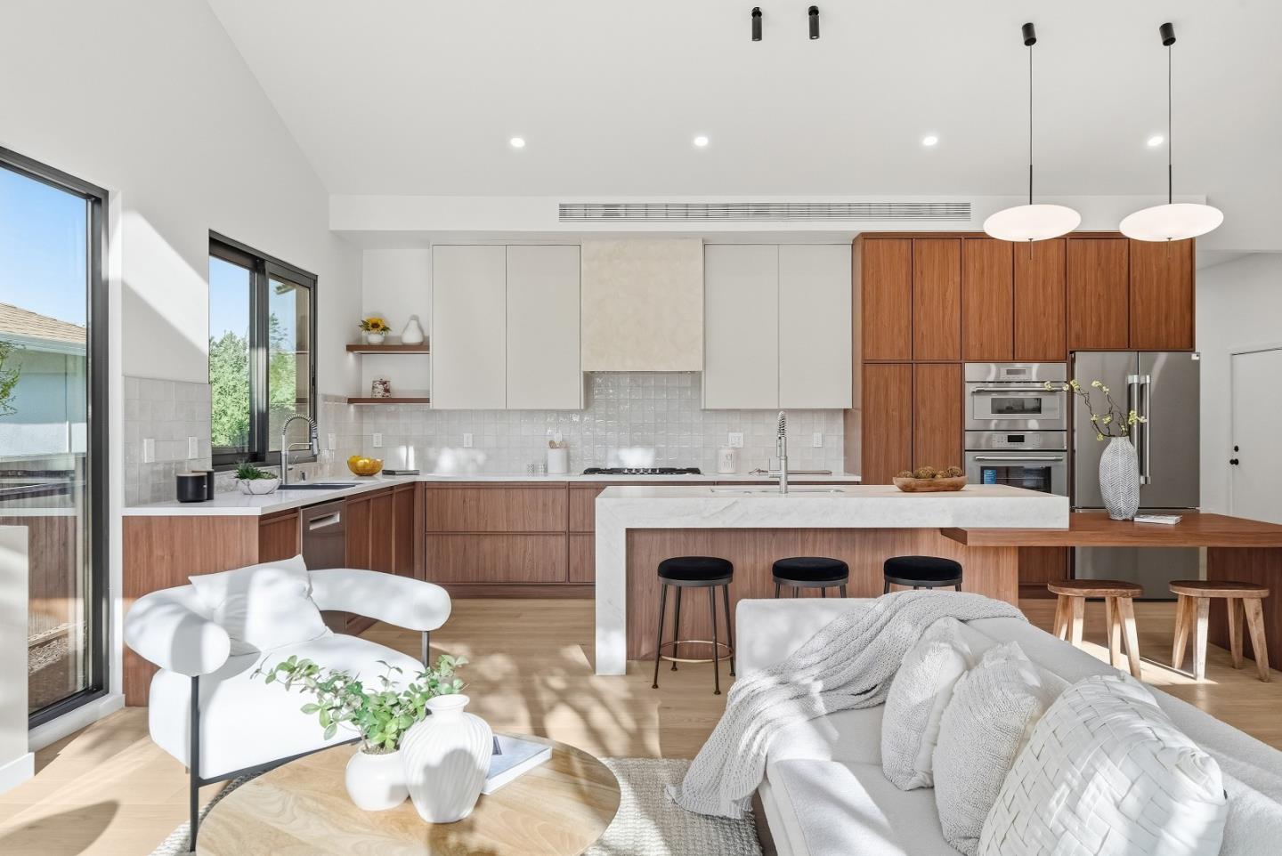 Detail Gallery Image 8 of 79 For 3295 Kathleen St, San Jose,  CA 95124 - 4 Beds | 4 Baths