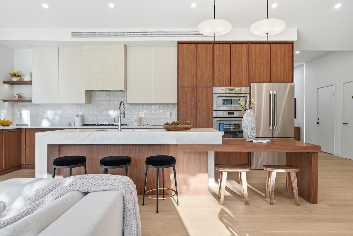 Detail Gallery Image 9 of 79 For 3295 Kathleen St, San Jose,  CA 95124 - 4 Beds | 4 Baths