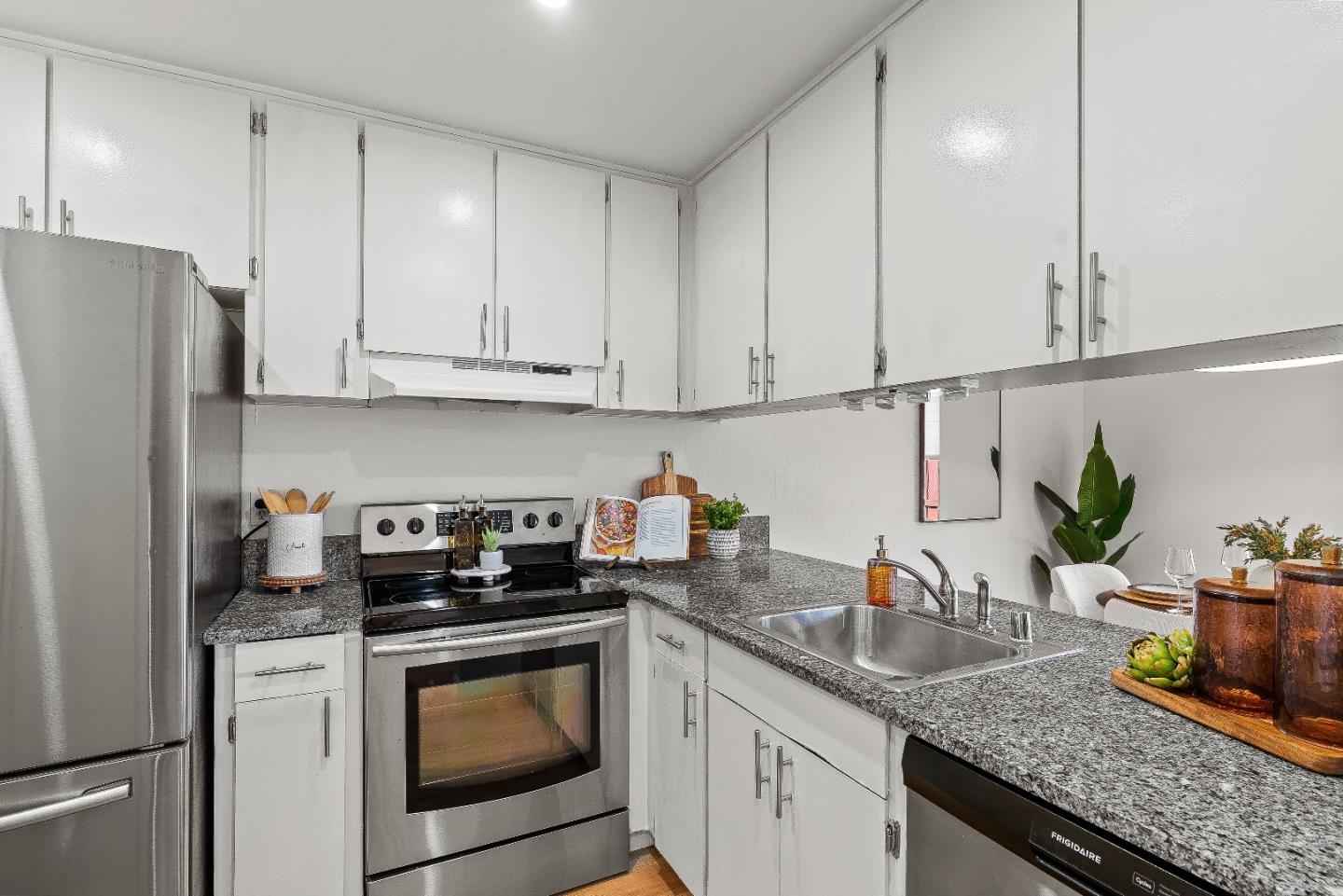 Detail Gallery Image 10 of 28 For 203 Corte San Pablo, Fremont,  CA 94539 - 2 Beds | 2 Baths