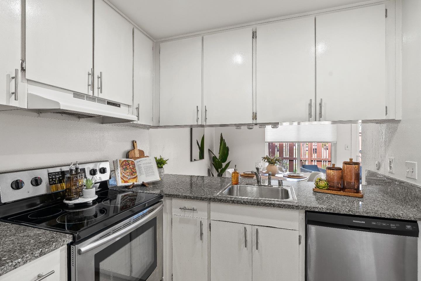 Detail Gallery Image 12 of 28 For 203 Corte San Pablo, Fremont,  CA 94539 - 2 Beds | 2 Baths