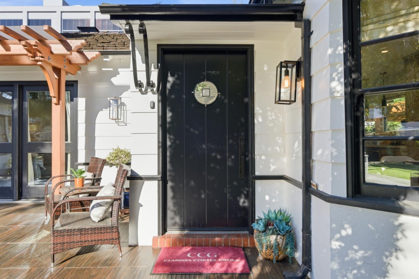 Detail Gallery Image 10 of 50 For 30 Mission Dr, San Mateo,  CA 94402 - 2 Beds | 1/1 Baths