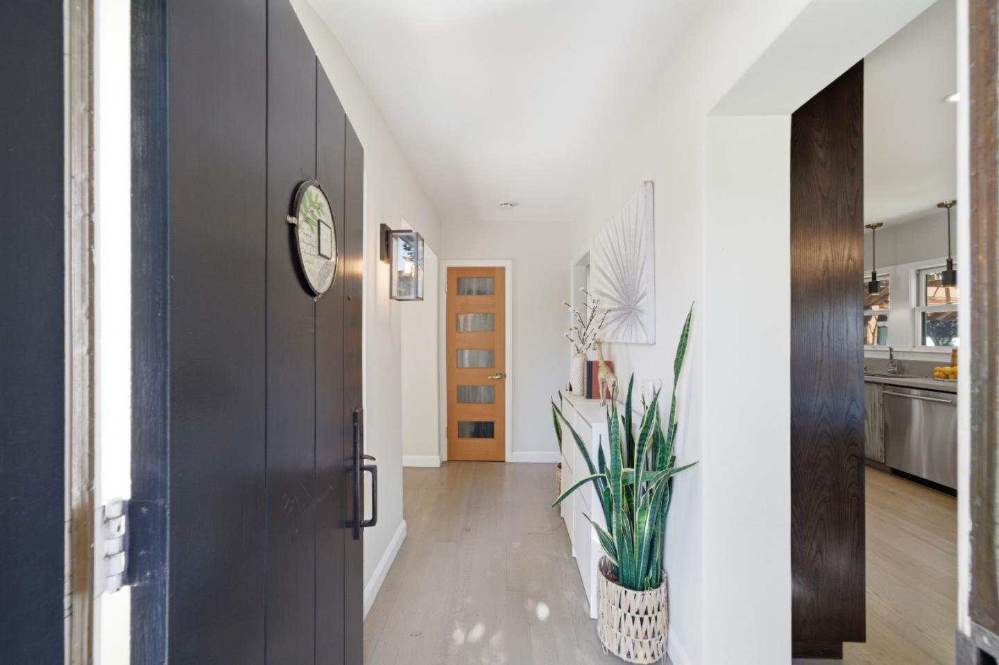 Detail Gallery Image 12 of 50 For 30 Mission Dr, San Mateo,  CA 94402 - 2 Beds | 1/1 Baths