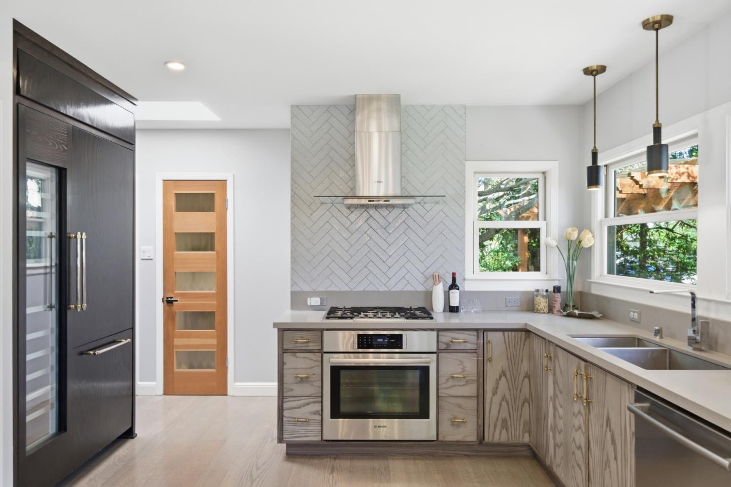 Detail Gallery Image 16 of 50 For 30 Mission Dr, San Mateo,  CA 94402 - 2 Beds | 1/1 Baths