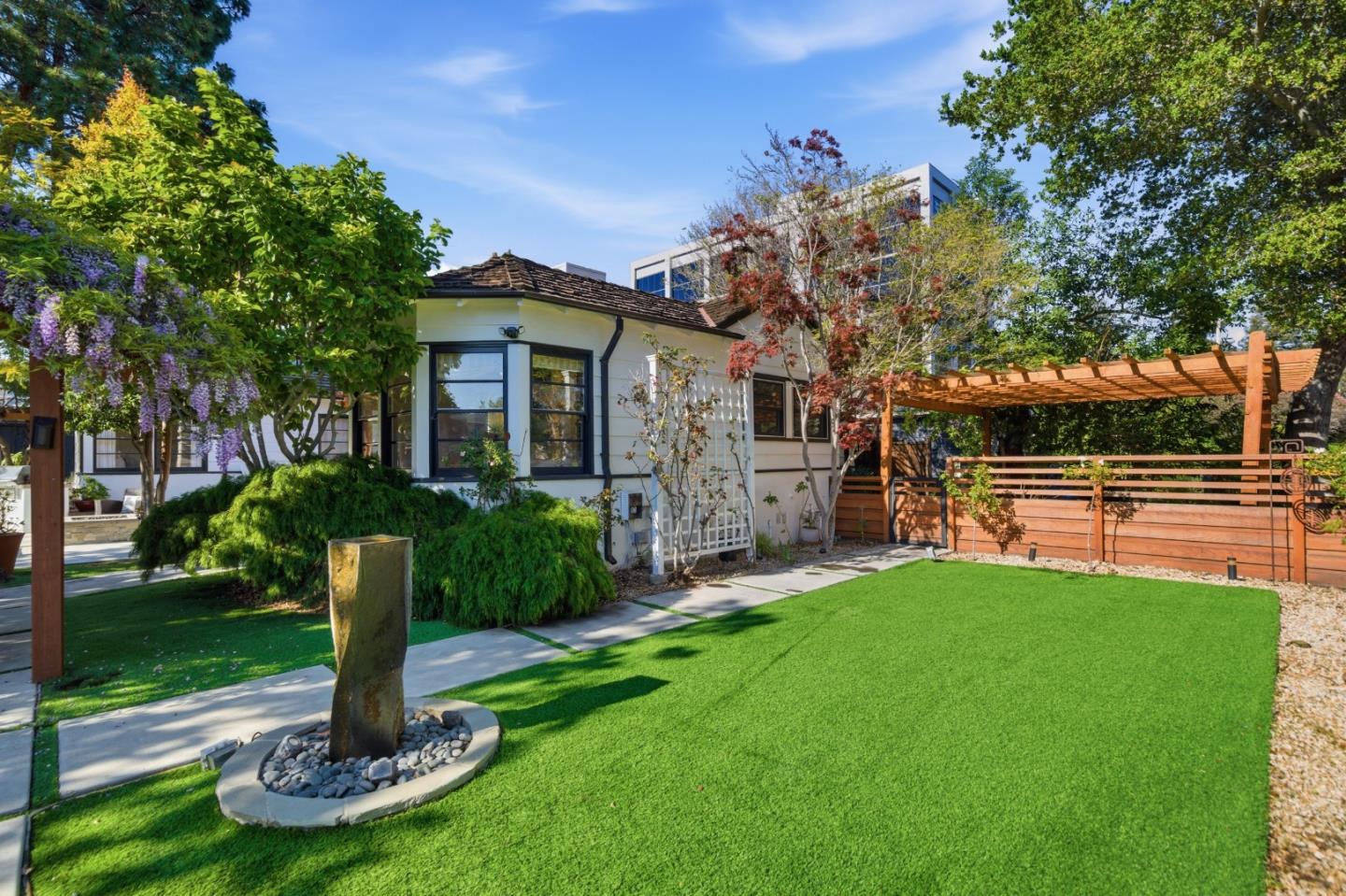 Detail Gallery Image 3 of 50 For 30 Mission Dr, San Mateo,  CA 94402 - 2 Beds | 1/1 Baths