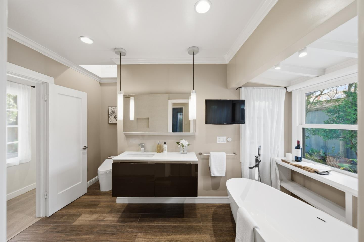 Detail Gallery Image 38 of 50 For 30 Mission Dr, San Mateo,  CA 94402 - 2 Beds | 1/1 Baths