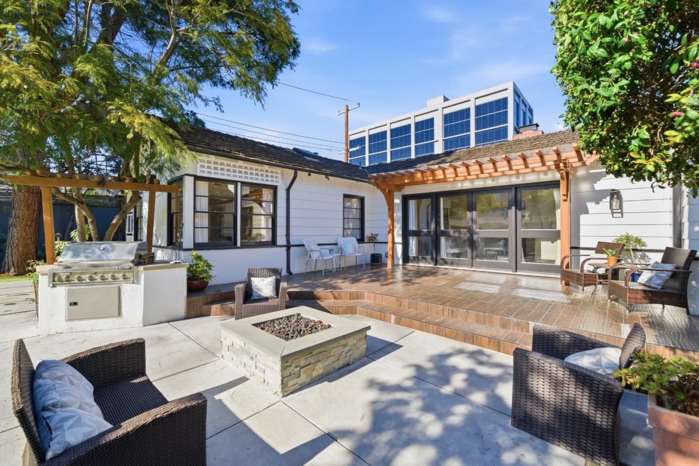 Detail Gallery Image 5 of 50 For 30 Mission Dr, San Mateo,  CA 94402 - 2 Beds | 1/1 Baths