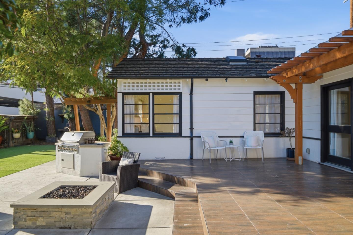 Detail Gallery Image 8 of 50 For 30 Mission Dr, San Mateo,  CA 94402 - 2 Beds | 1/1 Baths