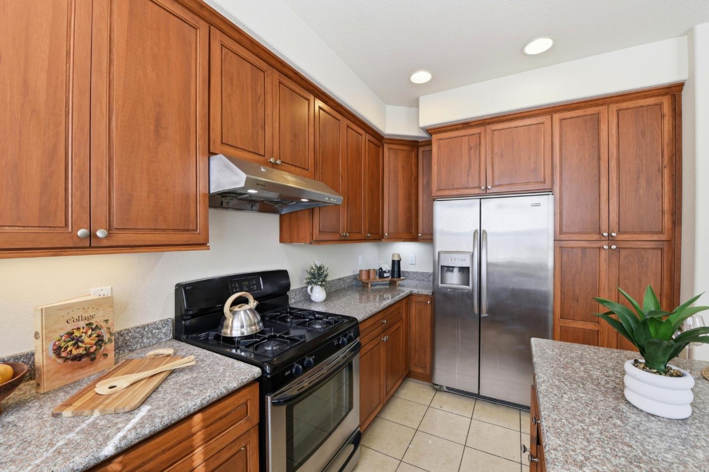 Detail Gallery Image 12 of 32 For 19 N Willard, San Jose,  CA 95126 - 3 Beds | 2/1 Baths