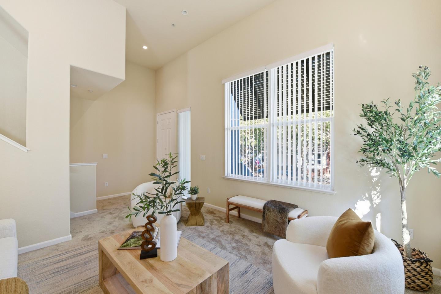 Detail Gallery Image 6 of 32 For 19 N Willard, San Jose,  CA 95126 - 3 Beds | 2/1 Baths