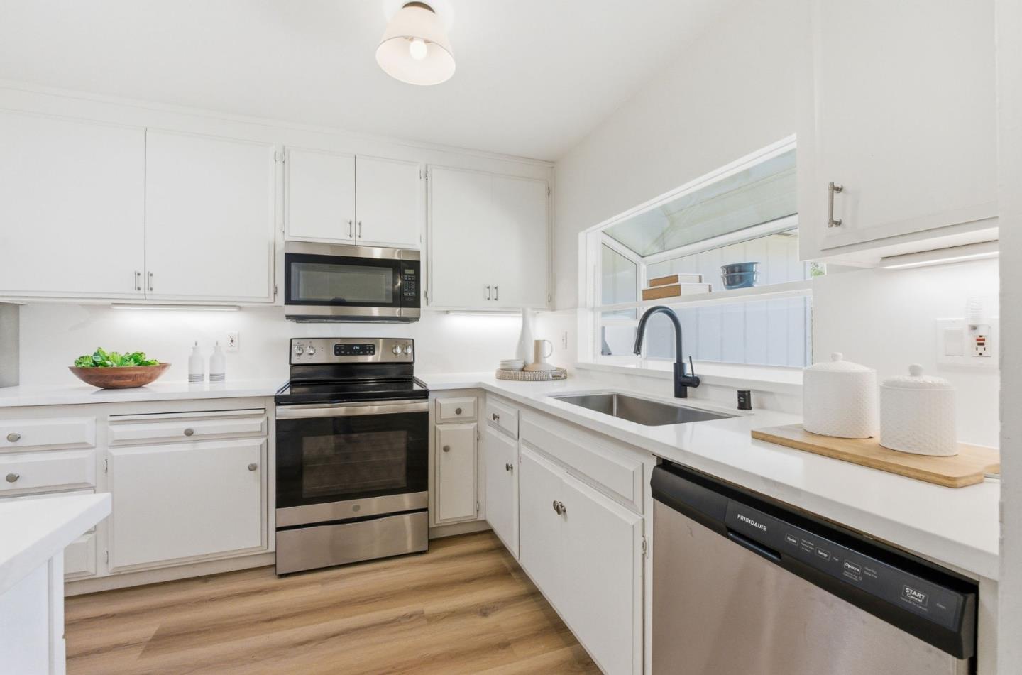 Detail Gallery Image 10 of 65 For 755 Feller Ave, San Jose,  CA 95127 - 6 Beds | 4 Baths