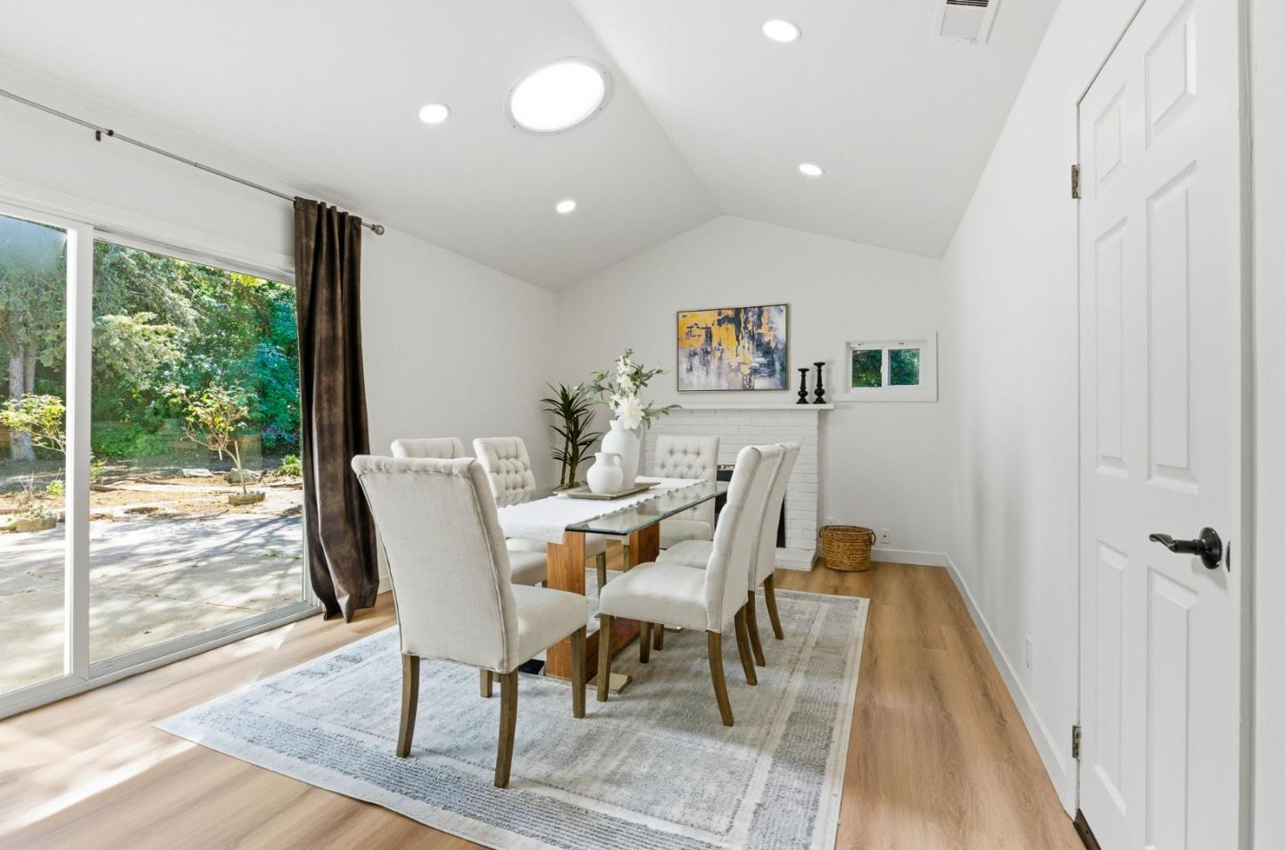 Detail Gallery Image 14 of 65 For 755 Feller Ave, San Jose,  CA 95127 - 6 Beds | 4 Baths