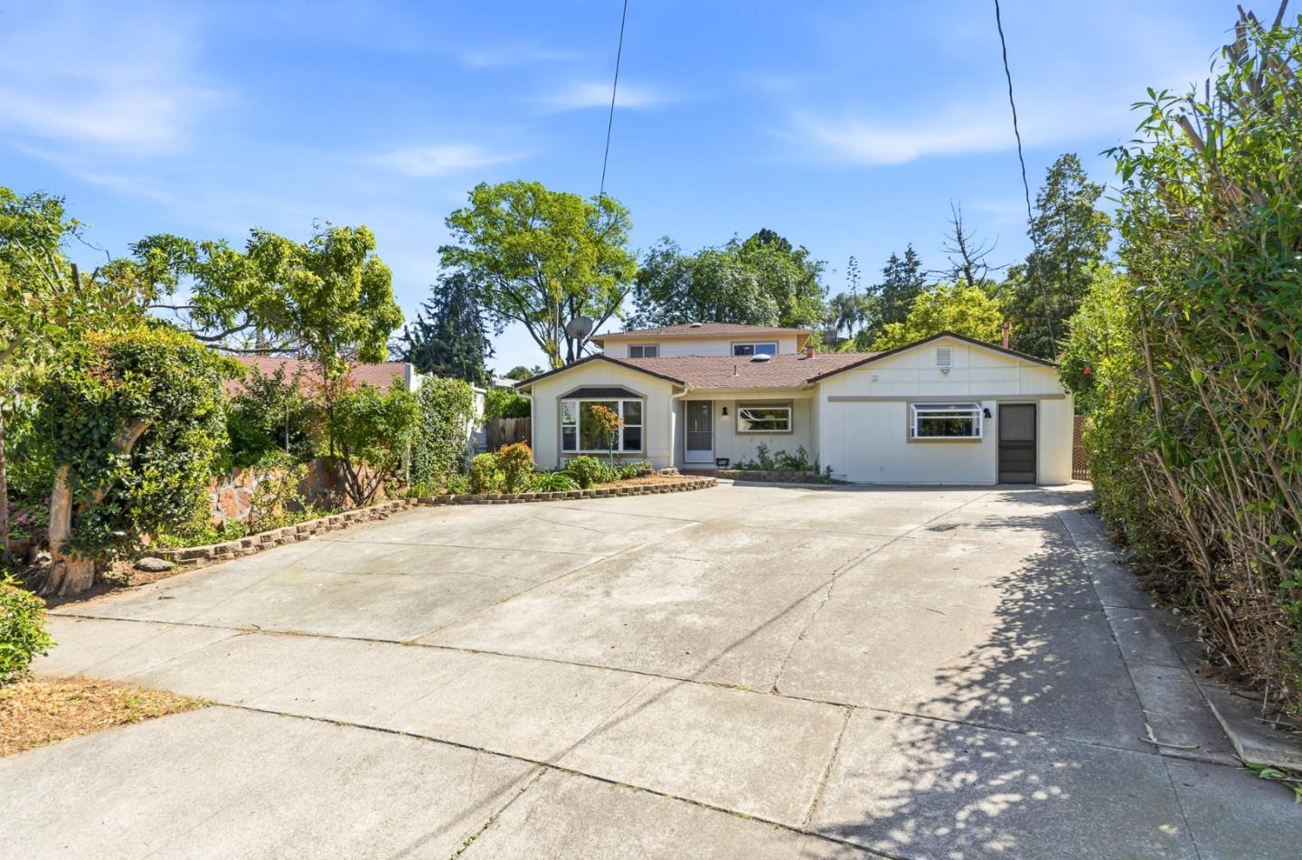 Detail Gallery Image 3 of 65 For 755 Feller Ave, San Jose,  CA 95127 - 6 Beds | 4 Baths