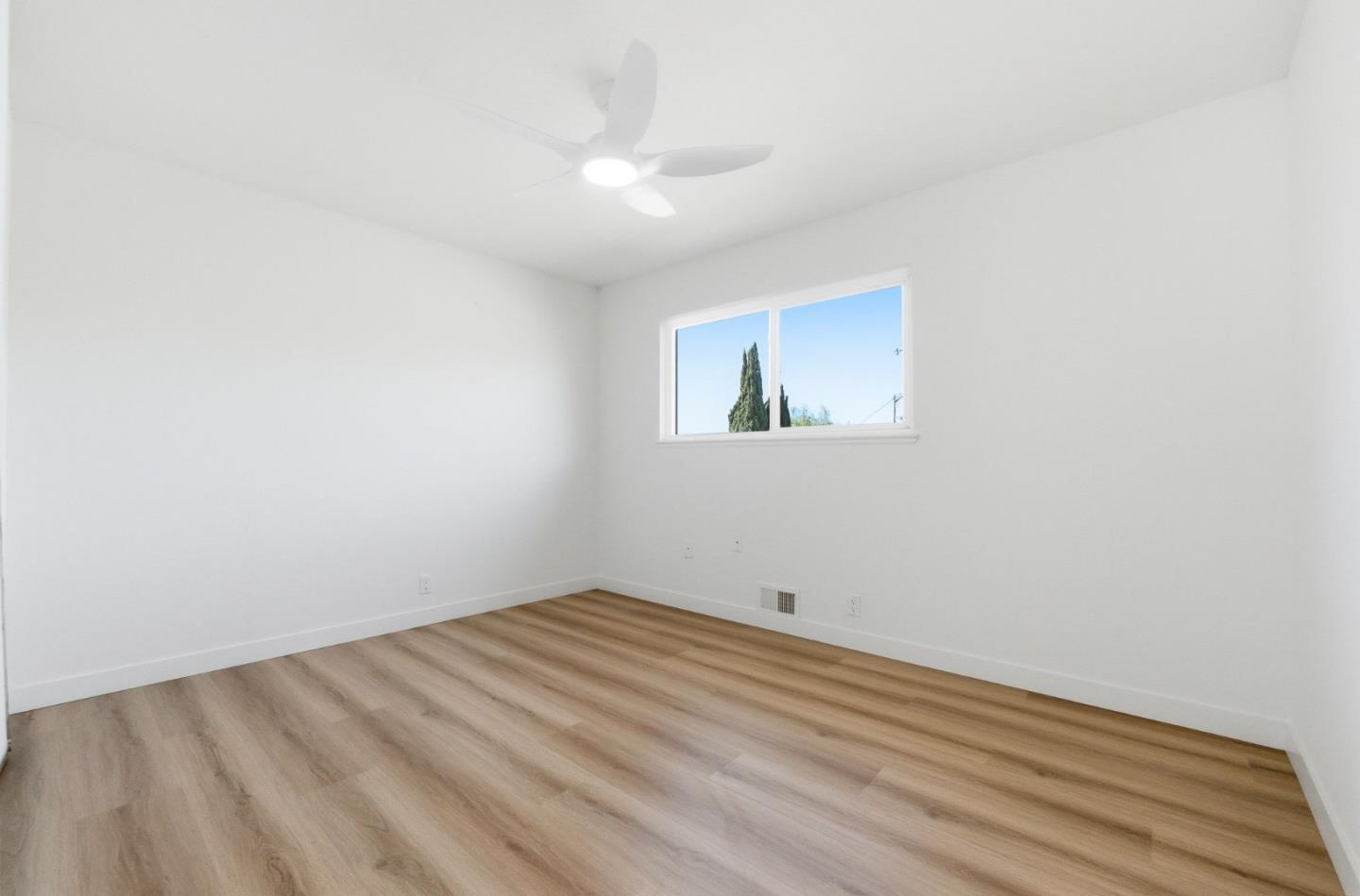 Detail Gallery Image 33 of 65 For 755 Feller Ave, San Jose,  CA 95127 - 6 Beds | 4 Baths