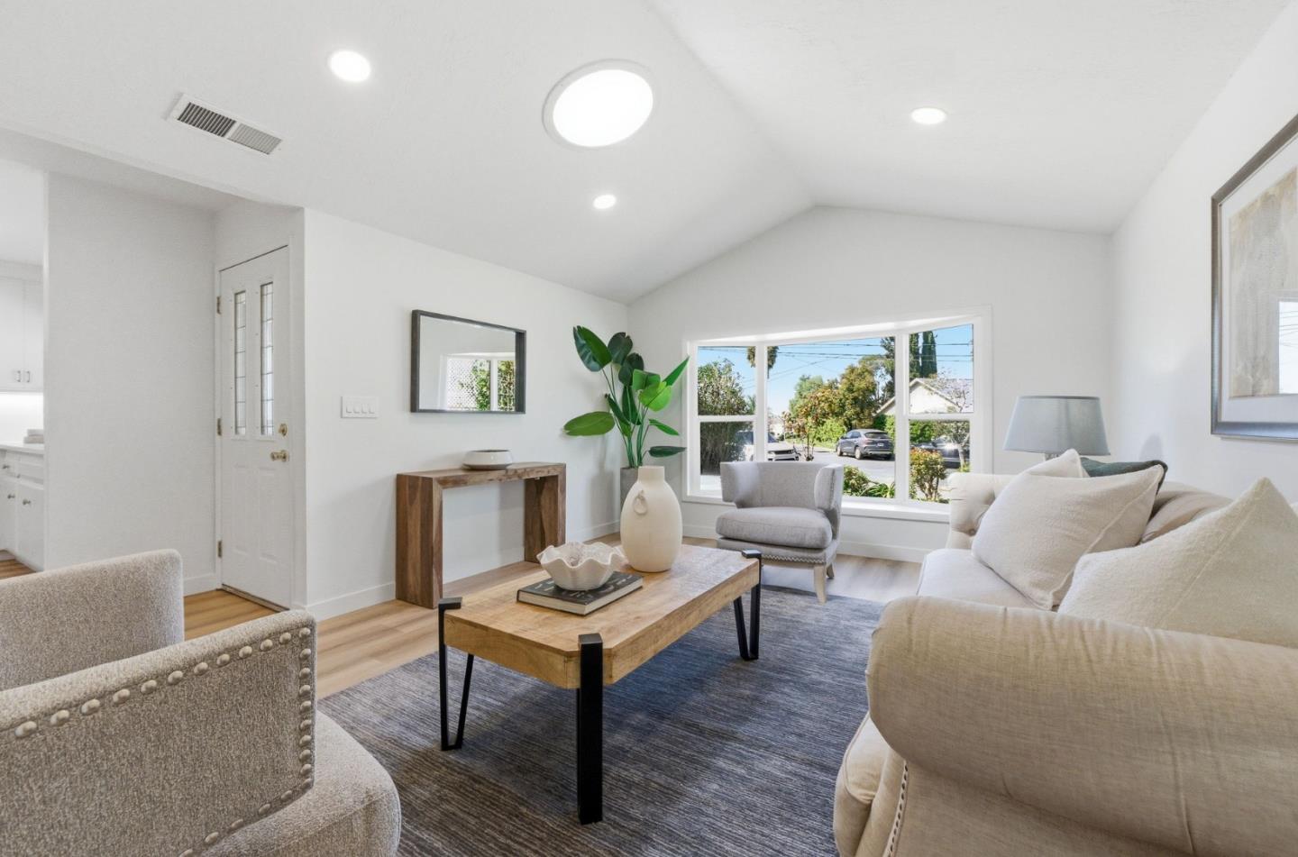 Detail Gallery Image 8 of 65 For 755 Feller Ave, San Jose,  CA 95127 - 6 Beds | 4 Baths