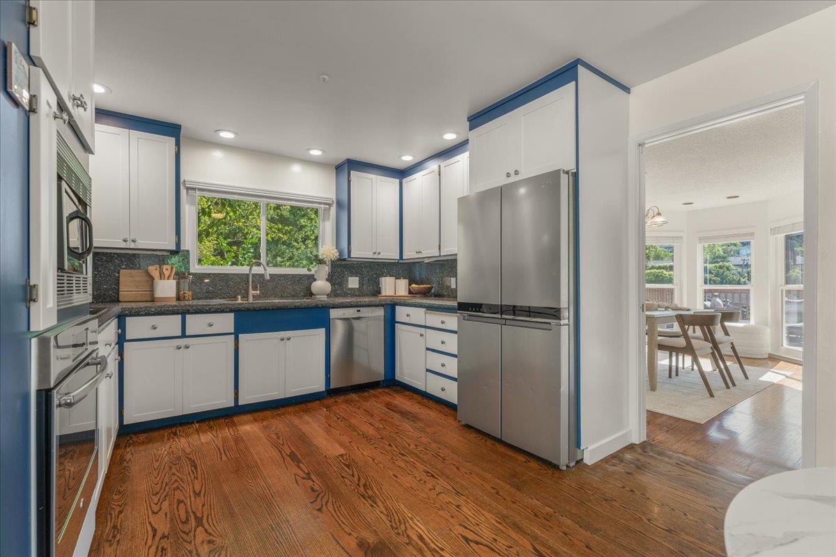 Detail Gallery Image 12 of 49 For 1207 Woodview Ter, Los Altos,  CA 94024 - 5 Beds | 3 Baths